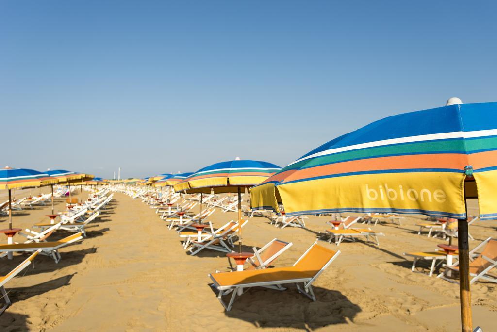 Apartment Gemini Con Piscina Bibione Exterior photo